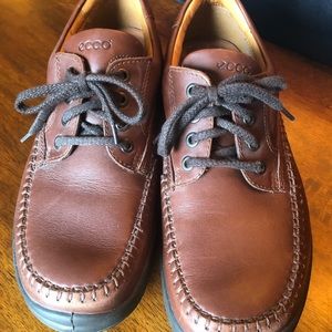 Men’s size 42 Ecco brown leather lace up shoe EUC